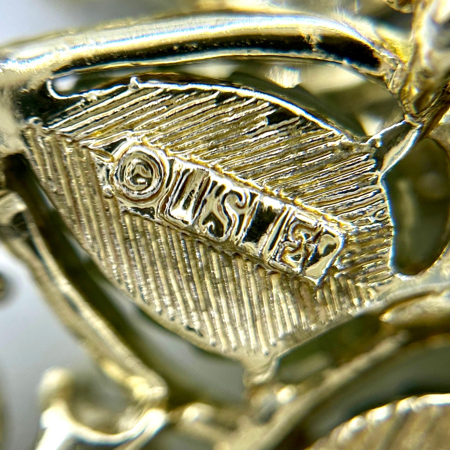 Vintage Lisner Green Leaf Full Parure